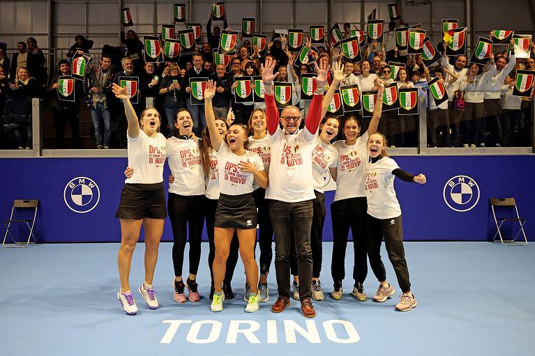 La festa della Società Canottieri Casale per lo scudetto nella Serie A1 BMW donne (Foto Sposito/FITP)