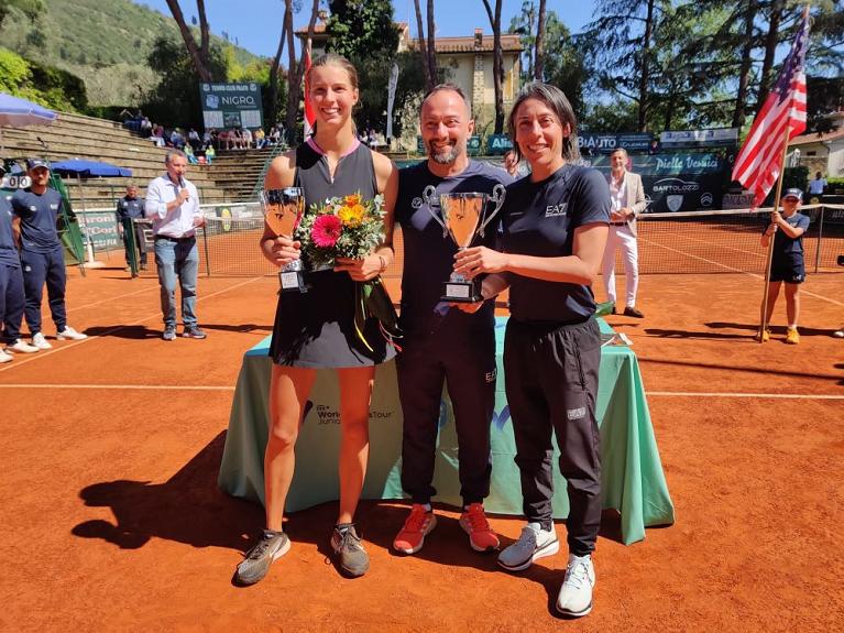 Lilli Tagger, il ds Franco Mazzoni e Francesca Schiavone