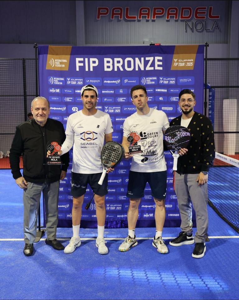 Un momento della premiazione al Palapadel di Nola
