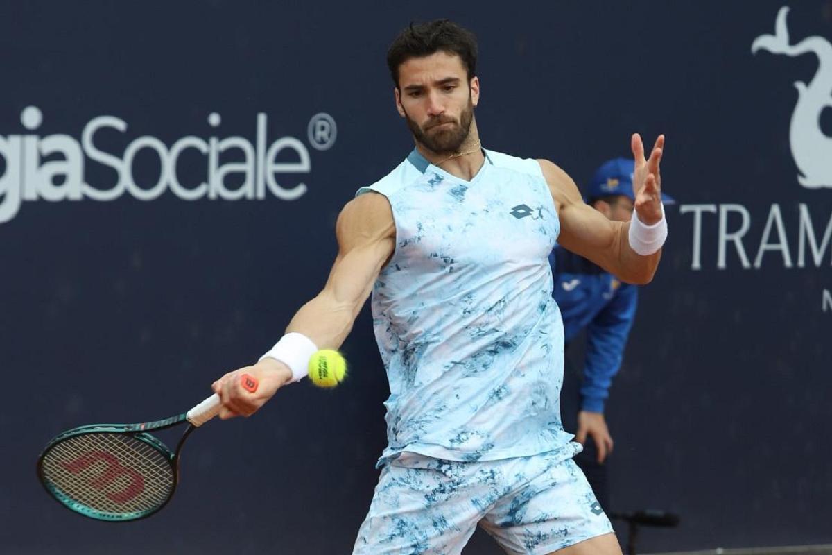 Andrea Pellegrino colpisce di diritto (foto Master Group Sport)
