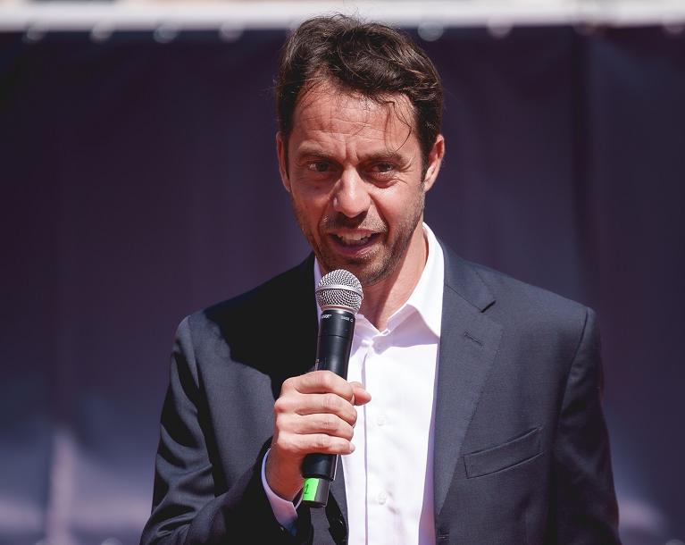 Il direttore degli Internazionali BNL d'Italia, Paolo Lorenzi, alla cerimonia di inaugurazione del campo a Piazza del Popolo (Foto FITP)