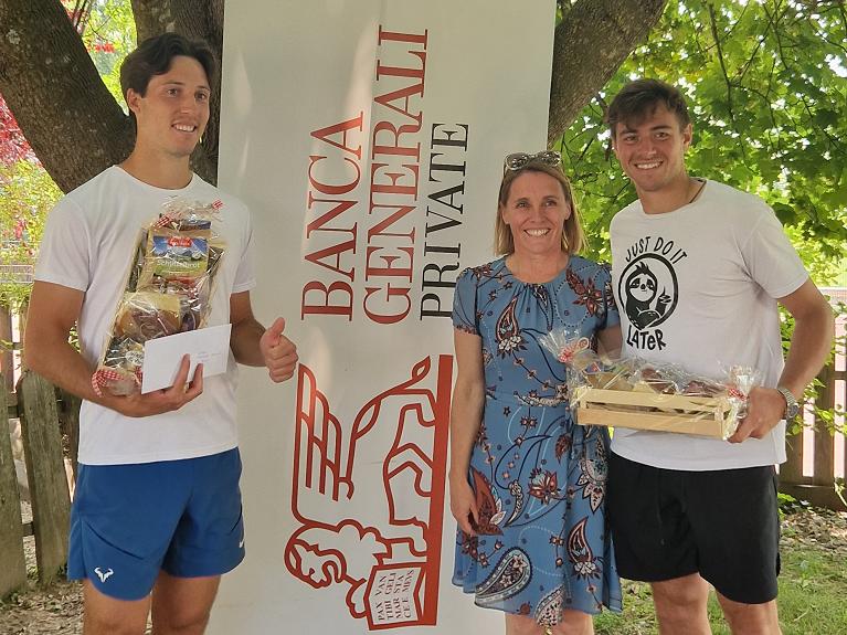 Il campione Horst Rieder, la presidentessa del Tennis Fiè Silvia Nössing e il finalista Paolo Dagnino (da sinistra a desta)