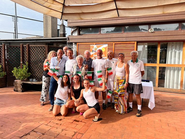 Match Ball Firenze festeggia lo scudetto Over 55