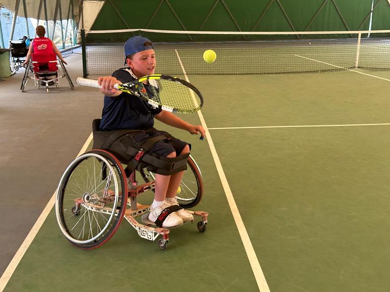 Nella finale del Kinder Wheelchair Tennis di Montesilvano, Lorenzo Valentini (in foto) ha superato Matteo Di Rino