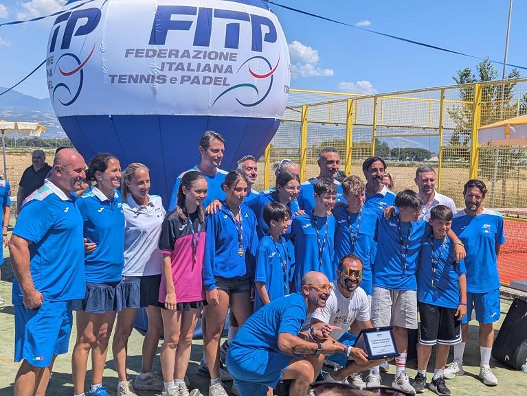 La formazione dell'Emilia-Romagna giunta quinta alla Coppa delle Regioni di padel under 12/14 in Calabria
