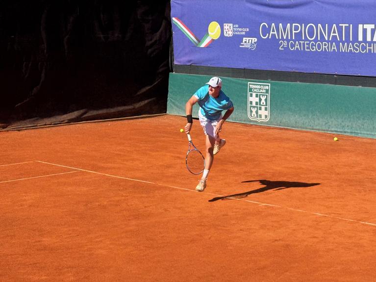 Matteo Dal Zotto, testa di serie n.5 ai Campionati italiani di 2ª categoria in corso al Tc Cagliari