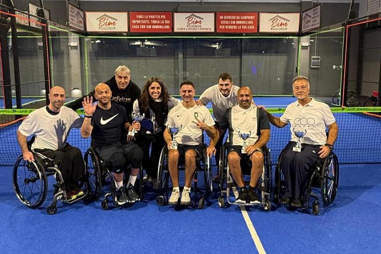 20251107_padel_wheelchair_galliate_25_gruppo_premiati.jpg