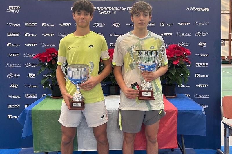 A destra, il neo campione italiano under 16 Mattia Logrippo con il finalista Lorenzo Rocco