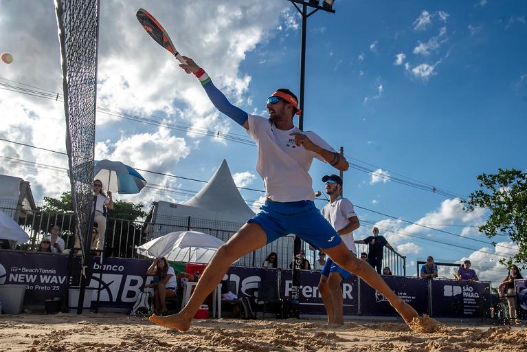 Mattia Spoto e Michele Cappelletti ai Mondiali a squadre di beach tennis (Foto Ivan Storti/World Cup)