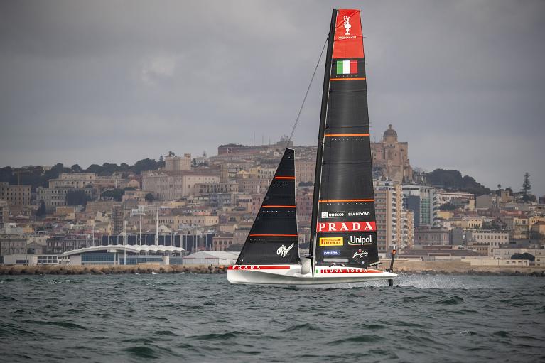Luna Rossa, l'imbarcazione italiana che sarà impegnata nella Louis Vuitton 38a America’s Cup, Regata Preliminare in Sardegna (Foto Luna Rossa Team)