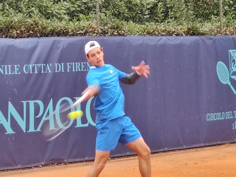 Simone Massellani avanza