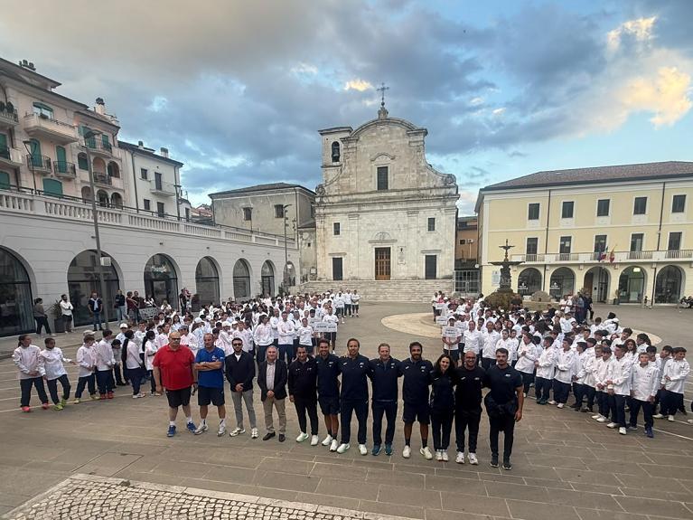 Un momento della cerimonia di apertura della 27ª edizione della Coppa Mario Belardinelli a Castel Di Sangro in Abruzzo