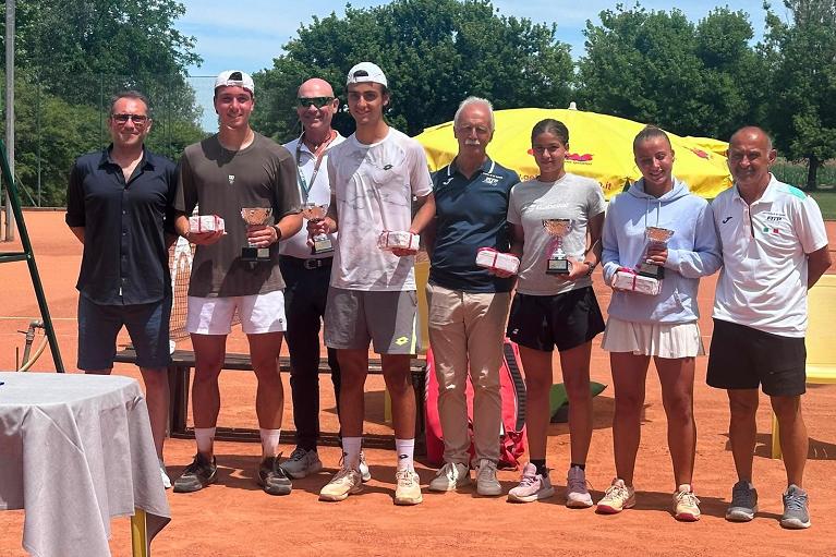 Premiazione all Sport Club Nuova Casale di Casale Monferrato che ha ospitato la terza e ultima tappa della macroarea nord-ovest del circuito nazionale Super Next Gen