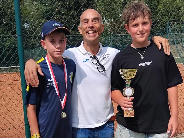 Simon Oberarzbacher, l`arbitro Giampaolo Luisi e Jakob Christanell (da sinistra a destra)