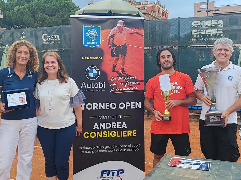 Una edizione speciale, ricca di emozioni. Il 9o Open del Park Tennis Genova è stato dedicato alla memoria di Andrea Consigliere, figura storica e amatissima del circolo di via Zara, nonché sportivo a tutto tondo