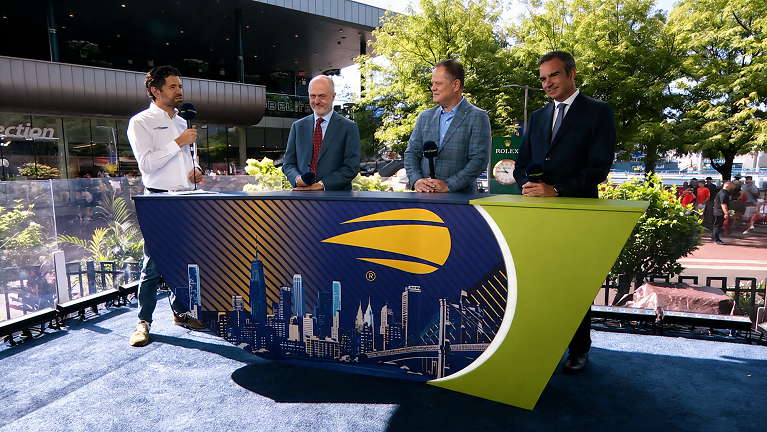 Angelo Binaghi, Presidente della FITP; Andre Silva, Chief Tour Officer ATP; e Roberto Occhiuto, Presidente della Regione Calabria, nello studio di SuperTennis a Flushing Meadows per annunciare il ritorno delle Next Gen ATP Finals in Italia